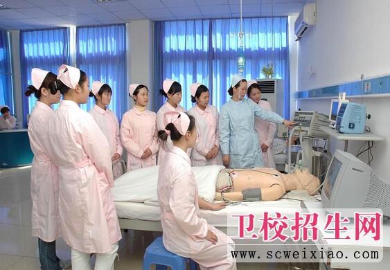 三峽醫(yī)藥高等?？茖W(xué)校重癥監(jiān)護(hù)實(shí)訓(xùn)室開(kāi)展實(shí)訓(xùn)教學(xué)