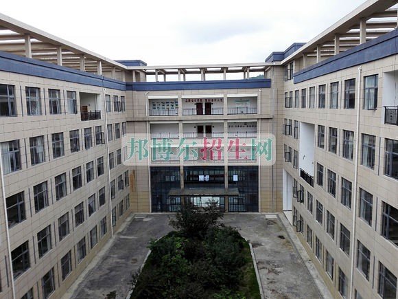 貴州商業(yè)高等專科學校學費