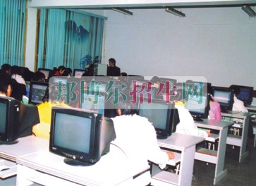 貴州經(jīng)貿學校地址在哪里