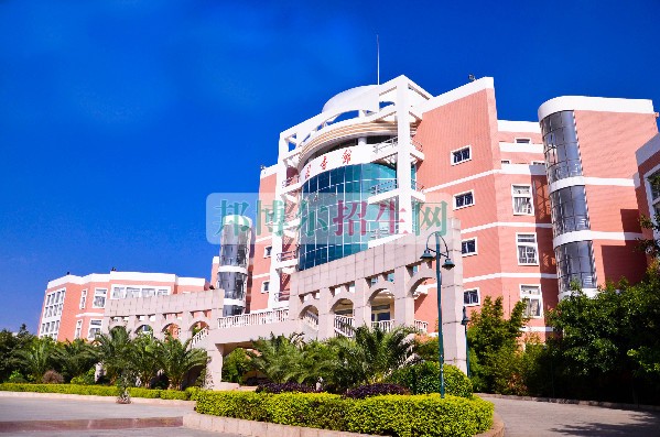 云南財(cái)經(jīng)大學(xué)是幾本