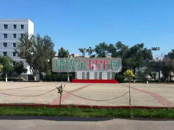 新疆財經(jīng)大學商務學院網(wǎng)站網(wǎng)址