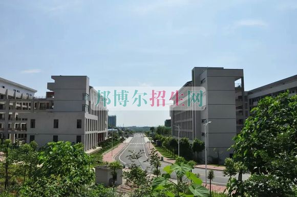 湖南交通工程職業(yè)技術(shù)學(xué)院招生辦聯(lián)系電話(huà)