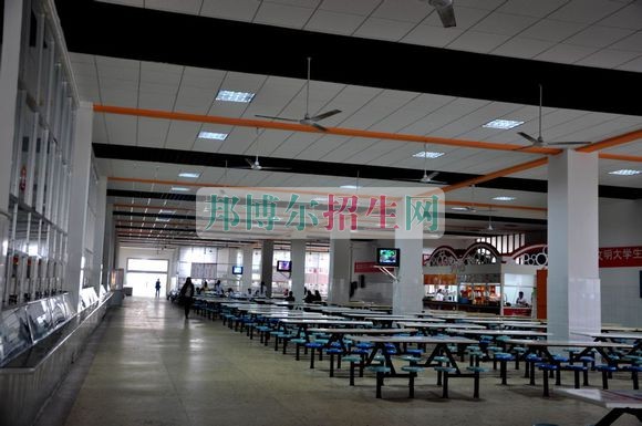 湖南商務(wù)職業(yè)技術(shù)學(xué)院宿舍條件、住宿好嗎、寢室情況