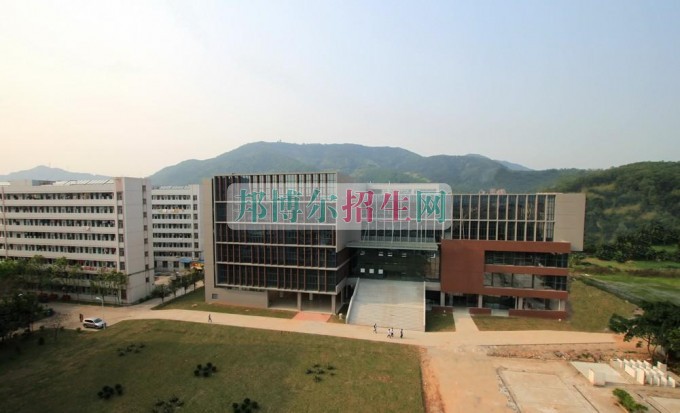 廣東工程職業(yè)技術(shù)學(xué)院招生辦聯(lián)系電話(huà)