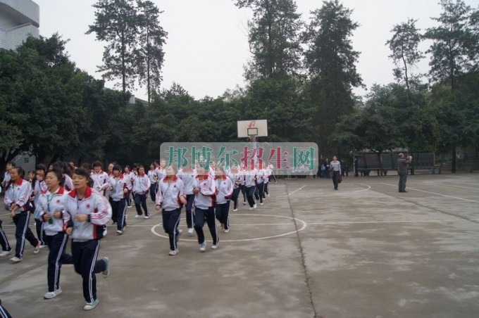 四川省瀘縣建筑職業(yè)中專學(xué)校2016年報名條件、招生對象