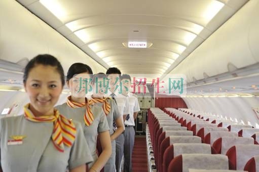 哪個大專學?？粘撕? width=