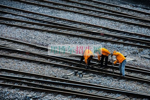 鐵路專(zhuān)業(yè)干什么的