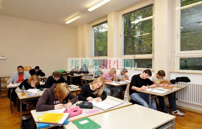 中?？即髮r間