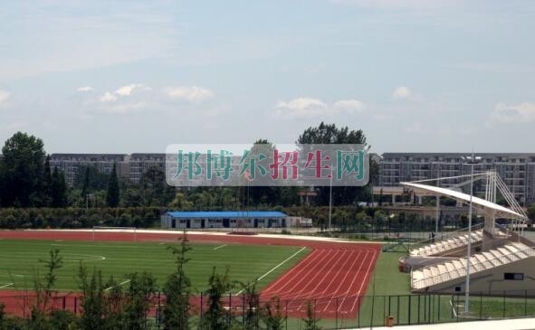 哪個學(xué)校有鐵道運輸