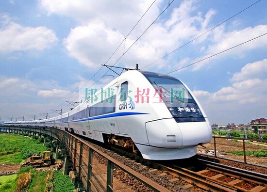 女生適合鐵道運(yùn)輸嗎