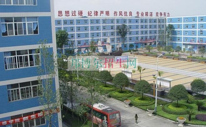 哪些航空服務學校好