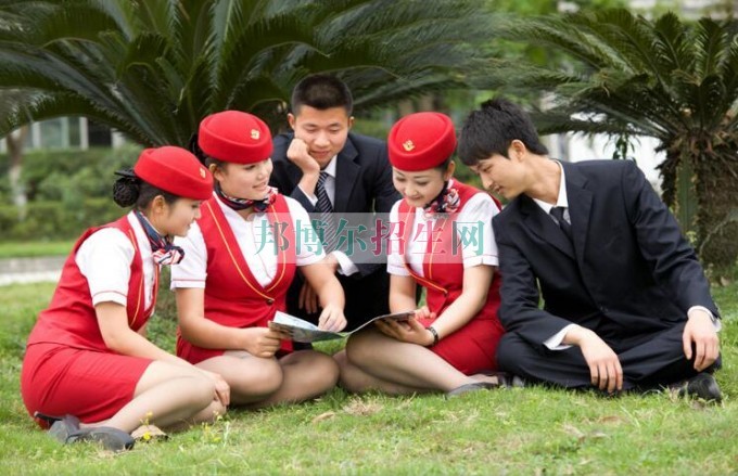 航空服務學校好嗎