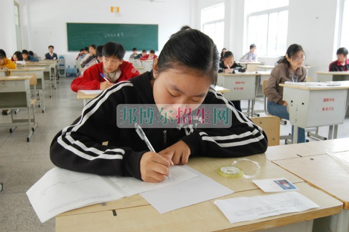 中專飛機(jī)維修升大專