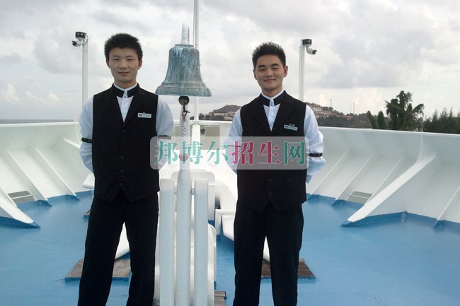 女生學(xué)海乘海員