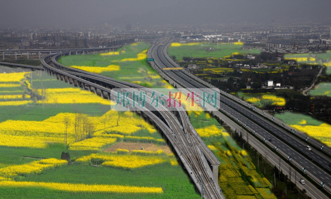 女生學鐵道工程技術專業(yè)好嗎