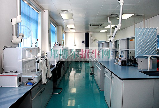  初中畢業(yè)能讀醫(yī)學(xué)檢驗專業(yè)嗎