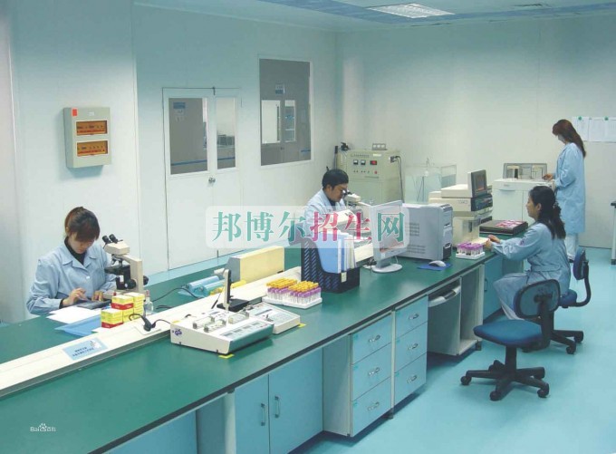 女生學(xué)醫(yī)學(xué)檢驗專業(yè)好找工作嗎