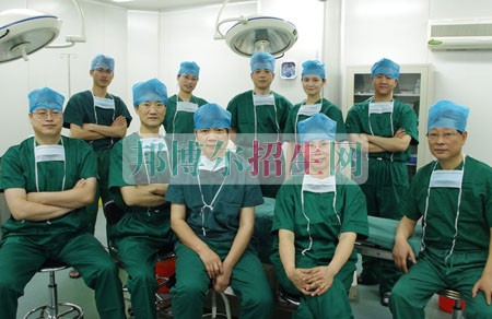 哪個(gè)高職院校的醫(yī)學(xué)美容好