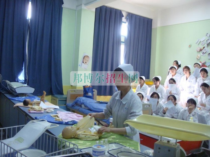 成都好一點的高級護理學校