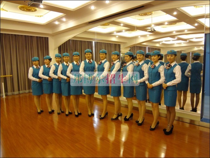成都好一點的空中乘務(wù)大專學(xué)校