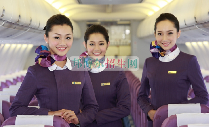 成都哪些大專學(xué)?？罩谐藙?wù)好