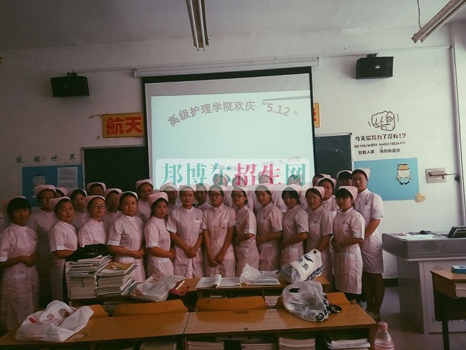 成都高級護(hù)理大專有哪些