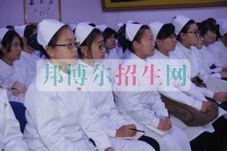 成都有哪些收涉外護理的大專