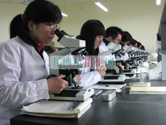  成都有哪些好的藥劑專業(yè)學校