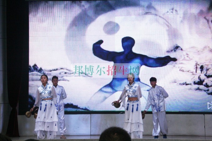 天府新區(qū)成人中等專業(yè)學(xué)校“美好新區(qū)，千年廣都”