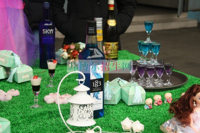 天府新區(qū)成人中等專業(yè)學(xué)校“美好新區(qū)，千年廣都”