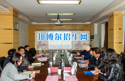 興義民族師范學(xué)院劉照惠校長率隊(duì)到省屬高校考察后勤管理工作