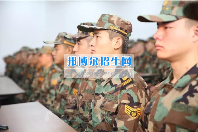 川航等5家航空公司165名安全員齊聚成都航空旅游職業(yè)學校，打造一流空中安全衛(wèi)士