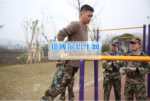 川航等5家航空公司165名安全員齊聚成都航空旅游職業(yè)學校，打造一流空中安全衛(wèi)士