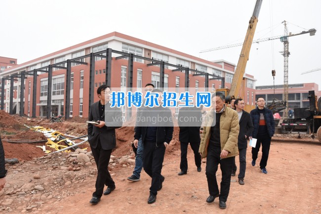 樂山師范學院領(lǐng)導帶隊調(diào)研樂山職業(yè)技術(shù)學院新區(qū)建設(shè)