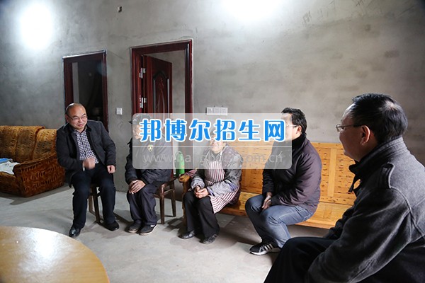 內(nèi)江師范學(xué)院督導(dǎo)組赴資中縣銀山鎮(zhèn)金紫鋪村開展脫貧攻堅專項督導(dǎo)