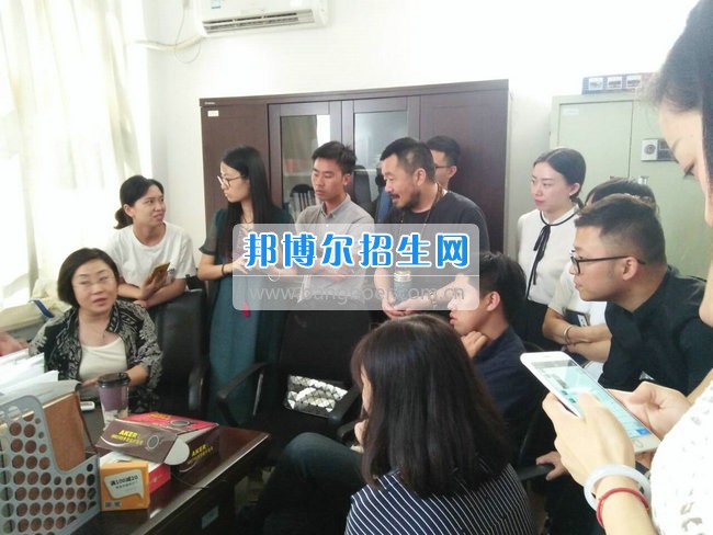 四川城市職業(yè)學(xué)院藝術(shù)設(shè)計(jì)學(xué)院:專(zhuān)業(yè)實(shí)訓(xùn)室建設(shè)出新招