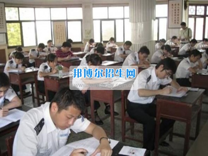 2017年春民航業(yè)特有工種職業(yè)技能鑒定在綿陽航空職業(yè)學(xué)校舉行。