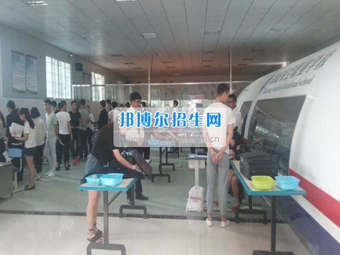 2017年春民航業(yè)特有工種職業(yè)技能鑒定在綿陽航空職業(yè)學(xué)校舉行。