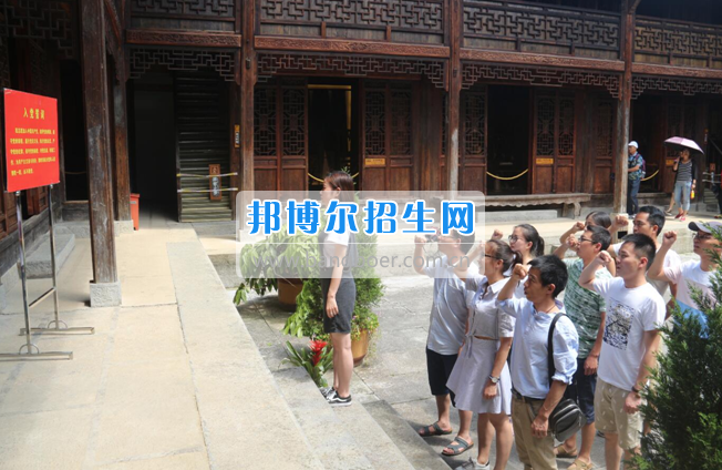 黔南民族醫(yī)學(xué)高等專科學(xué)校開展踐行“兩學(xué)一做”做到“知行合一”學(xué)習