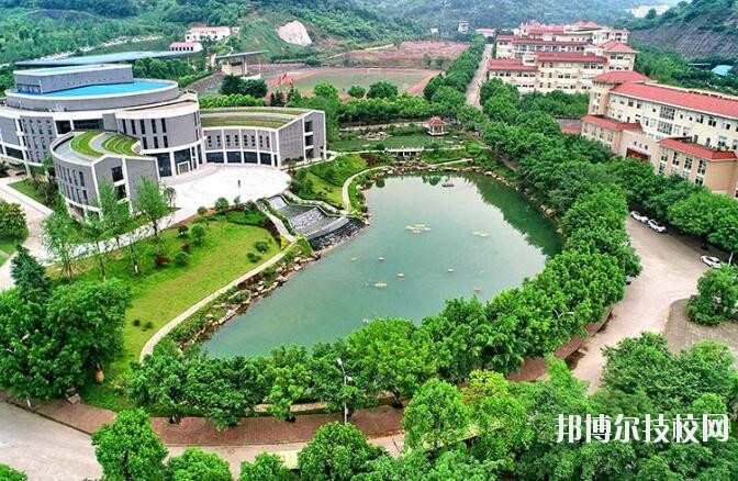 重慶女子職業(yè)高級(jí)中學(xué)2020年報(bào)名條件、招生要求、招生對(duì)象