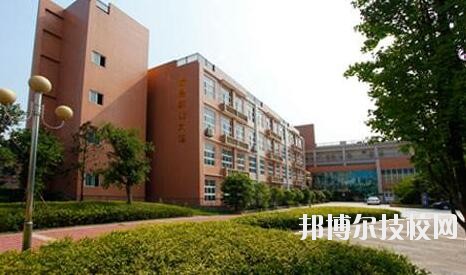 重慶北碚職業(yè)教育中心2020年報名條件、招生要求、招生對象