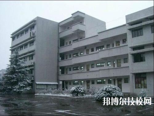 永康衛(wèi)生學(xué)校2020年報(bào)名條件、招生要求、招生對(duì)象