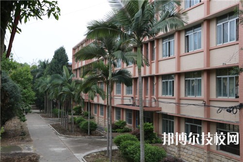 南寧工貿(mào)職業(yè)技術(shù)學(xué)校怎么樣、好不好