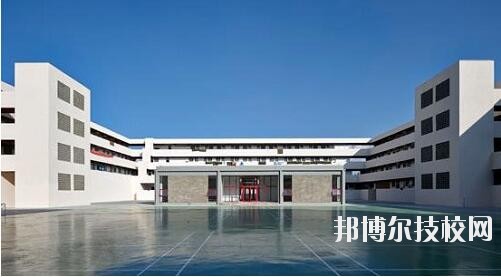 畢節(jié)衛(wèi)生學校2020年報名條件、招生要求、招生對象