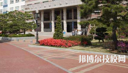 張掖市育才技工學校2020年報名條件、招生要求、招生對象