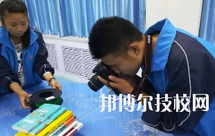 平?jīng)龉I(yè)中等專業(yè)學校2020年學費、收費多少