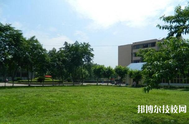 成都廣播電視中等專業(yè)學(xué)校2020年報名條件、招生要求、招生對象