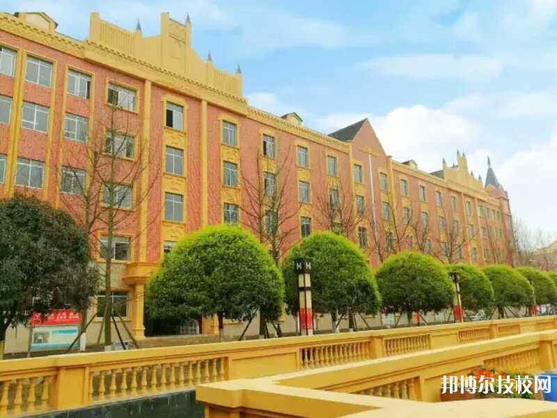 成都郫縣希望職業(yè)學(xué)校2020年招生辦聯(lián)系電話(huà)