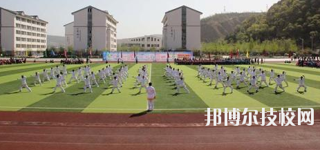 平?jīng)鰴C電工程學(xué)校2020年學(xué)費、收費多少