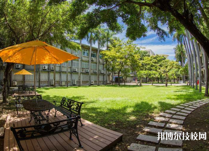 重慶萬盛職教中心2020年報(bào)名條件、招生要求、招生對象